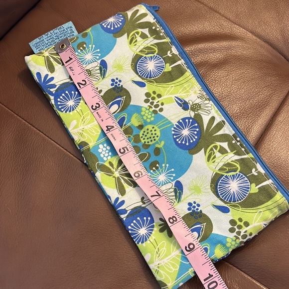 NORWEX NWOT retro print makeup bag - Picture 5 of 6